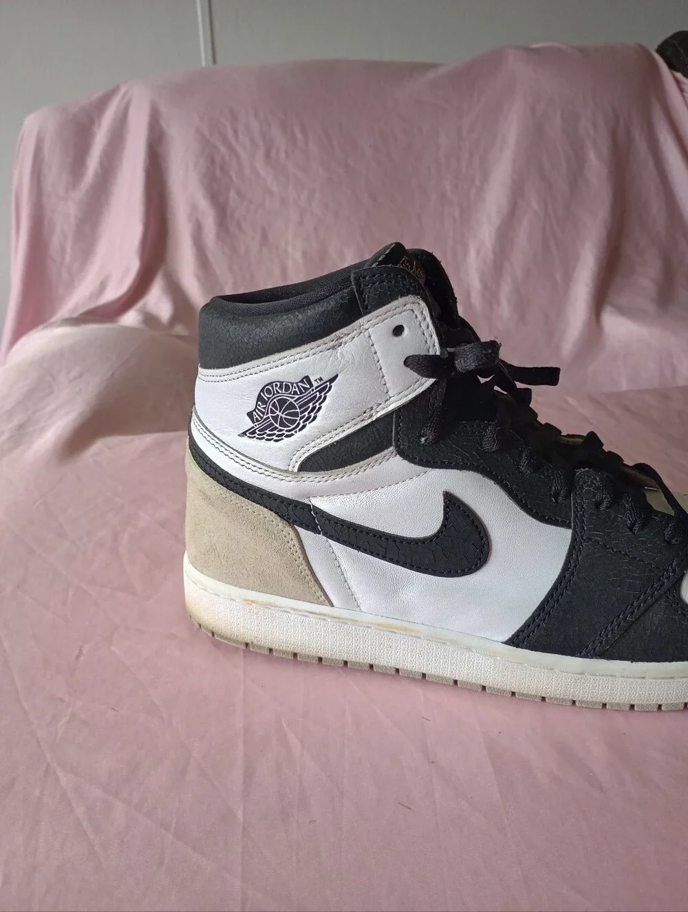 Air Jordan 1 Retro High OG White/black Lightly Used Size 12